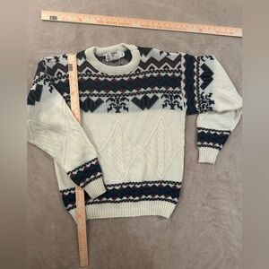 Vintage (90’s) London Fog Cream and Navy Patterned Crewneck Sweater